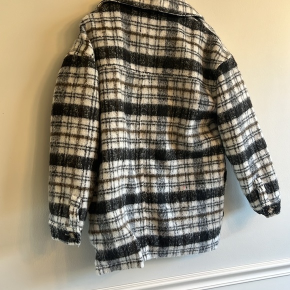 Women’s Universal Thread black cream brown shacket size SMALL - Picture 6 of 6